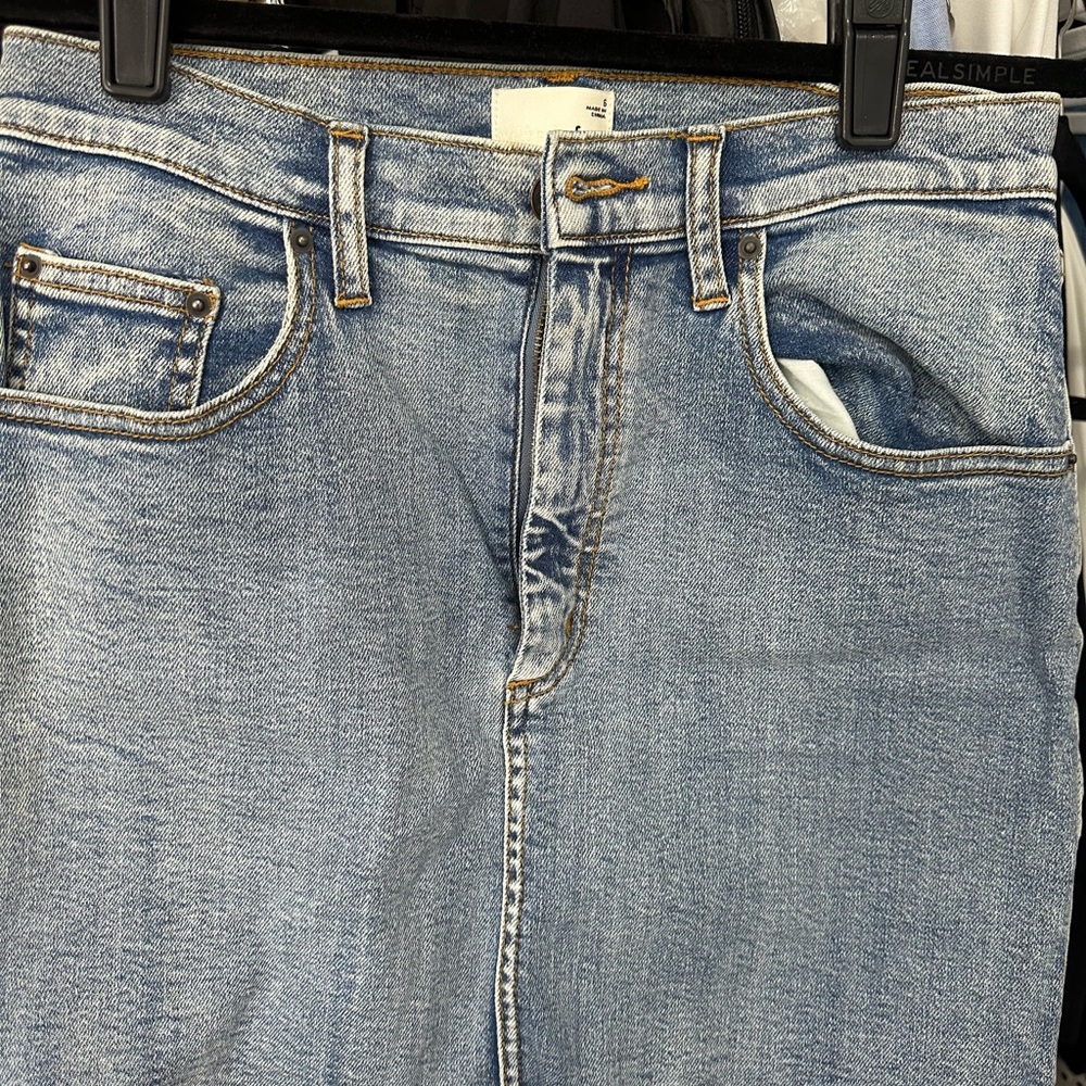 Aritzia Wilfred Light Wash Denim Skirt